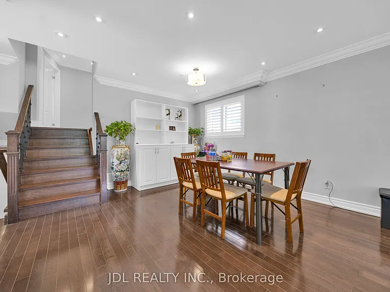 53 Southdale Dr — Photo 3