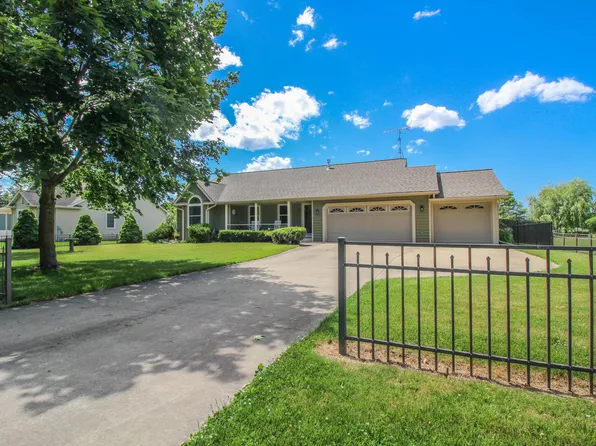 57470 Buckhorn Rd, Three Rivers, MI 49093