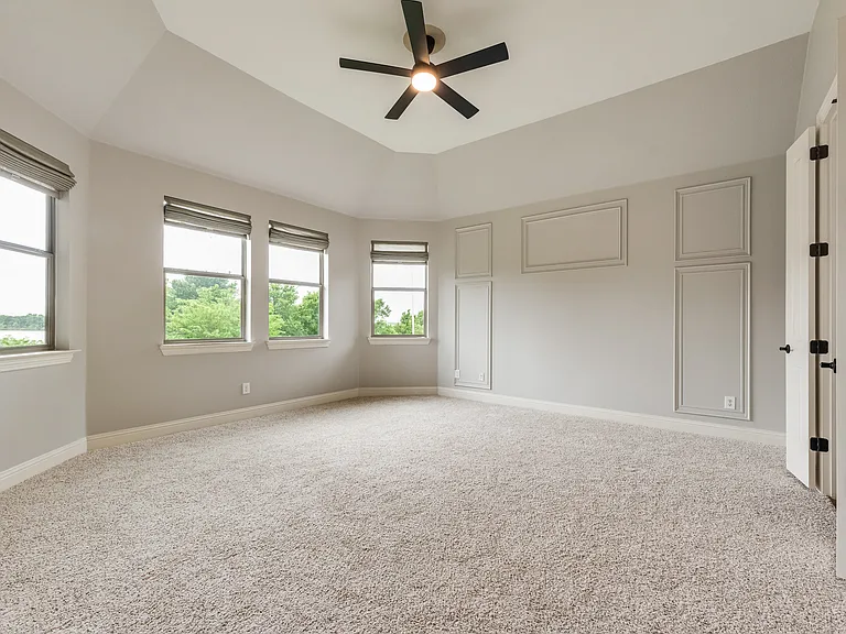 2112 Benjamin Creek Dr — Photo 9