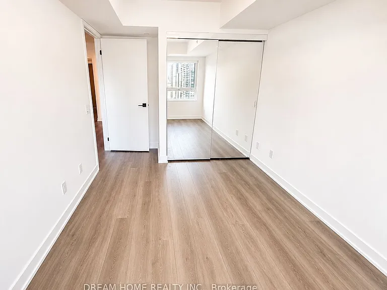 609 Sherbourne St #1601 — Photo 7