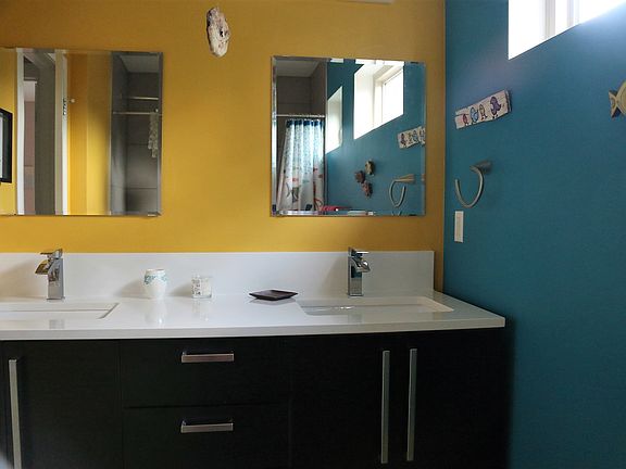 2nd floor bathroom