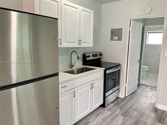 4th image of 2901 NW 18th St #13