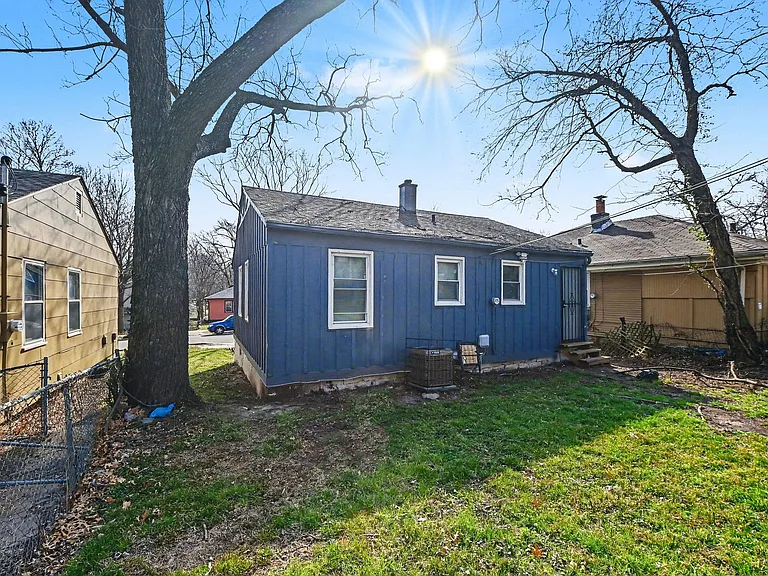 7036 Bellefontaine Ave — Photo 15