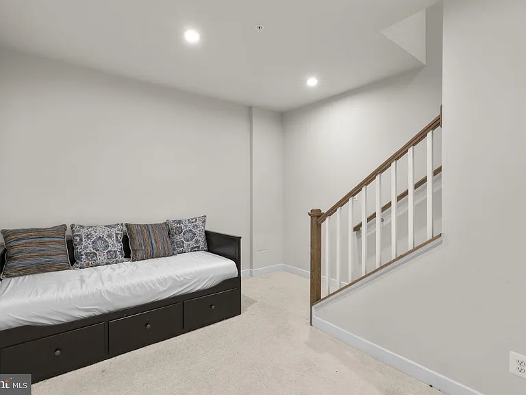 10706 Larkswood St — Photo 36