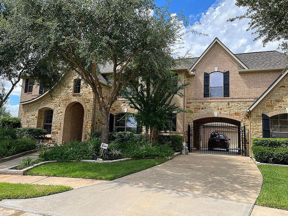 1st image of 8823 Hollow Banks Ln