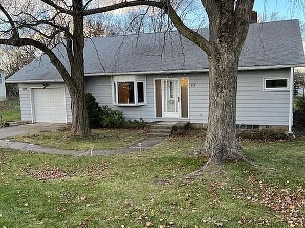 804 Weber Ln, Erie, PA 16509