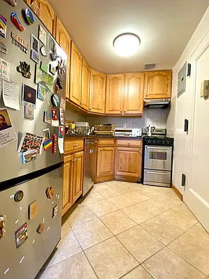 Rented by Harris Philip NYC | media 37