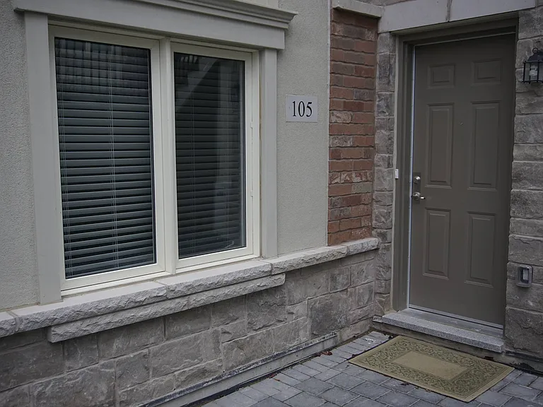17 Coneflower Cres #105 — Photo 3
