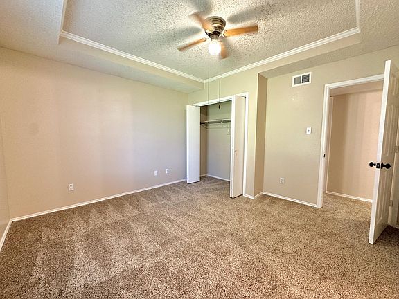 4th image of 212 N Val Verde Cir