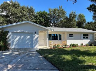 9805 110th Ln, Seminole, FL 33772
