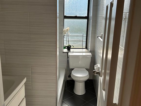 4th image of 480 W 187th St APT 3F
