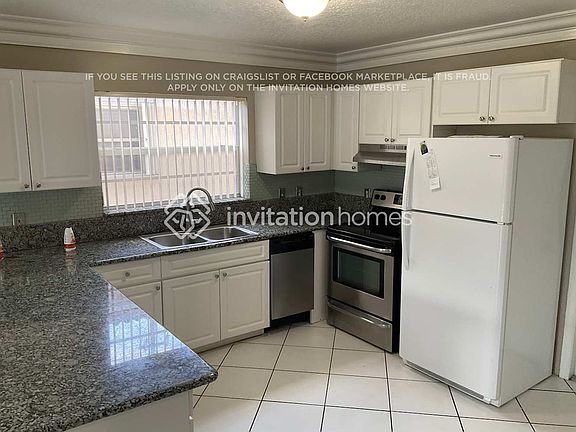 5th image of 206 SE Park St