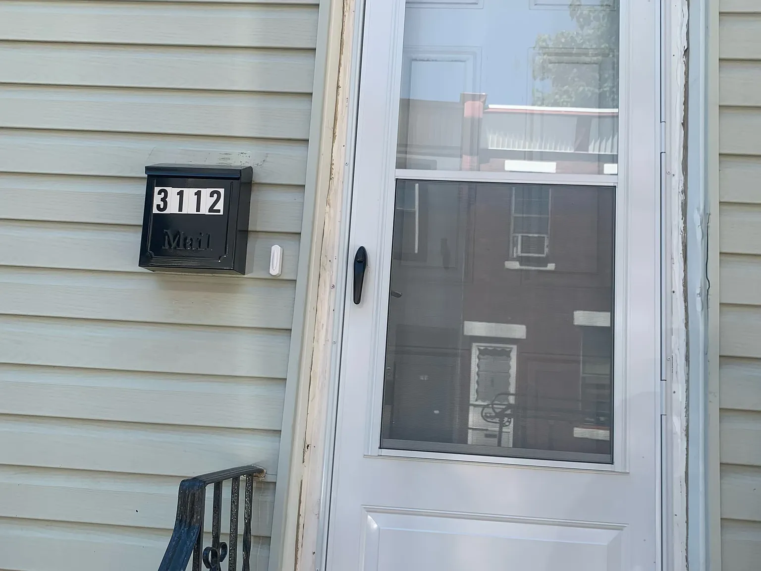 3 bed, 860 sqft, $1,500 — Photo 1
