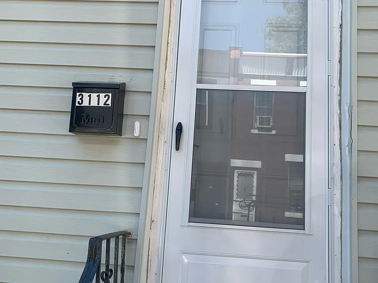 3112 N Stillman St — Photo 1
