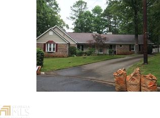 2501 Leeshire Rd, Tucker, GA 30084