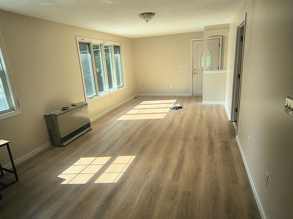 4th image of 24 Simard Ave #202