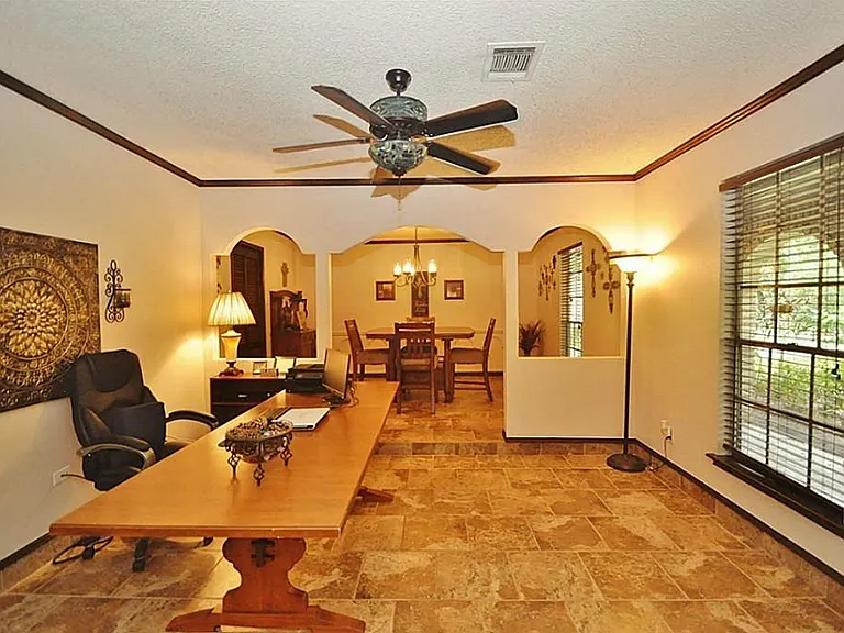 711 Enchanted Trail Dr — Photo 4