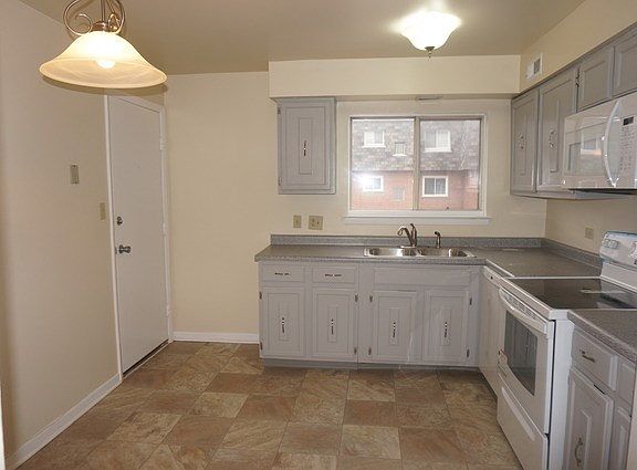 2nd image of 9377 Bay Colony Dr APT 2N
