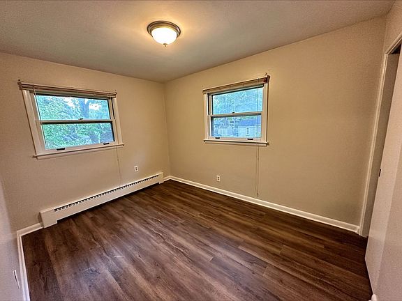 4th image of 3729-3731 Oakland Dr #3
