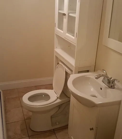 525 Fitzwater St #1R — Photo 6