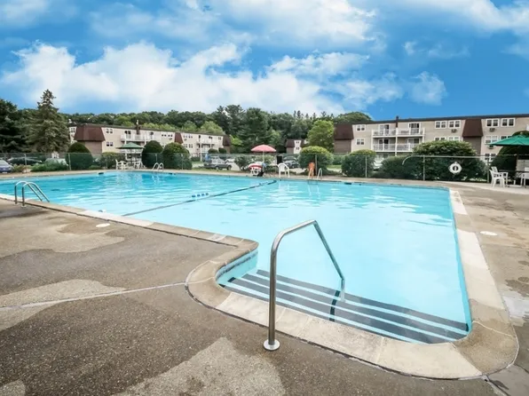 180 Main St APT F132, Bridgewater, MA 02324