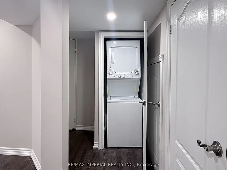 17 Deerwood Cres — Photo 22
