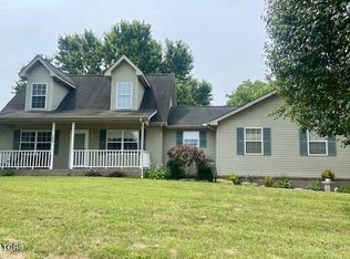 7600 Tree Bark Rd, Corryton, TN 37721