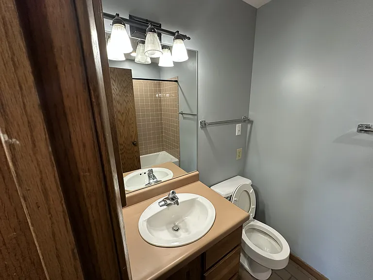 139 N 11th St #1004 — Photo 12
