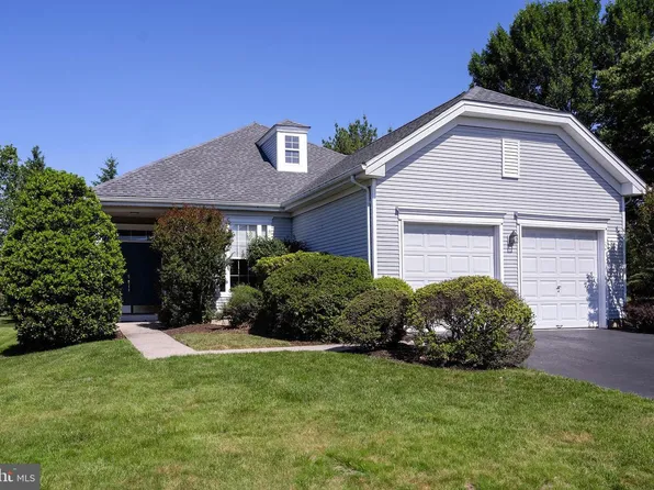9 Foster Rd, Pennington, NJ 08534