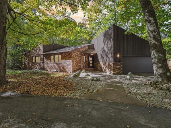 14605 Tomahawk Ln, Big Rapids, MI 49307