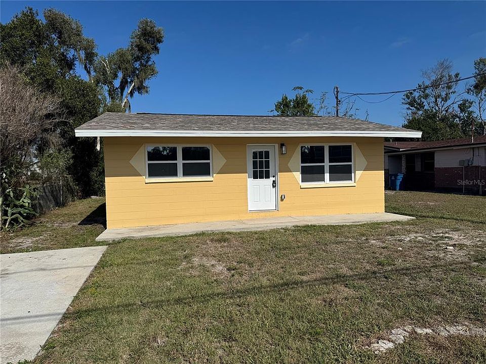 1st image of 804 SE 5th St