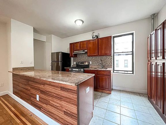 2nd image of 712 W 176th St APT 5A