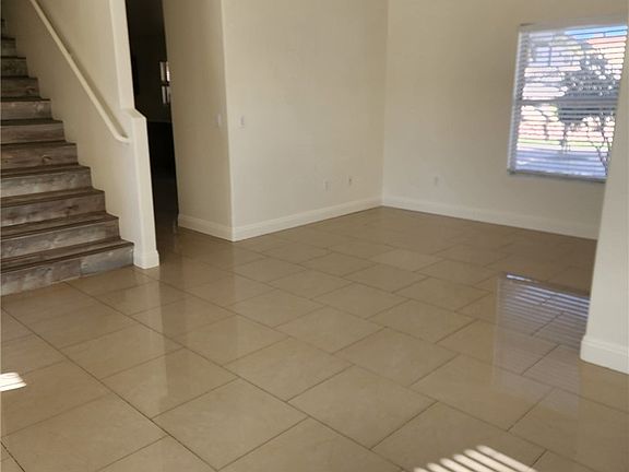 5th image of 3404 W Colton Ave