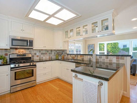 4th image of 465 Metzgar St