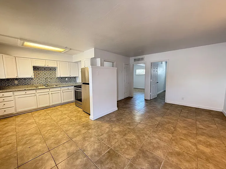 13913 N Palm St #12 — Photo 3
