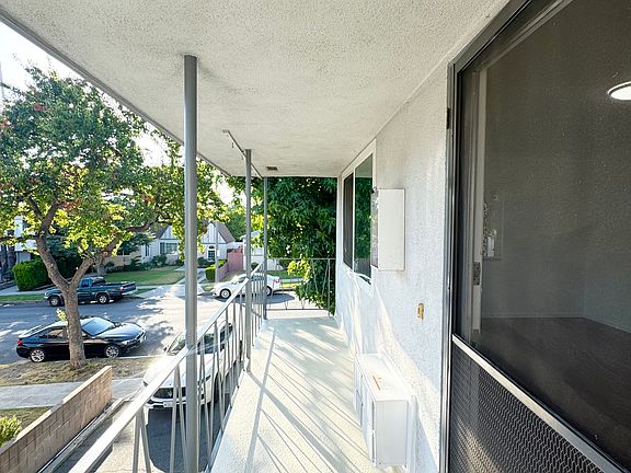 4th image of 446 E Cypress Ave #C
