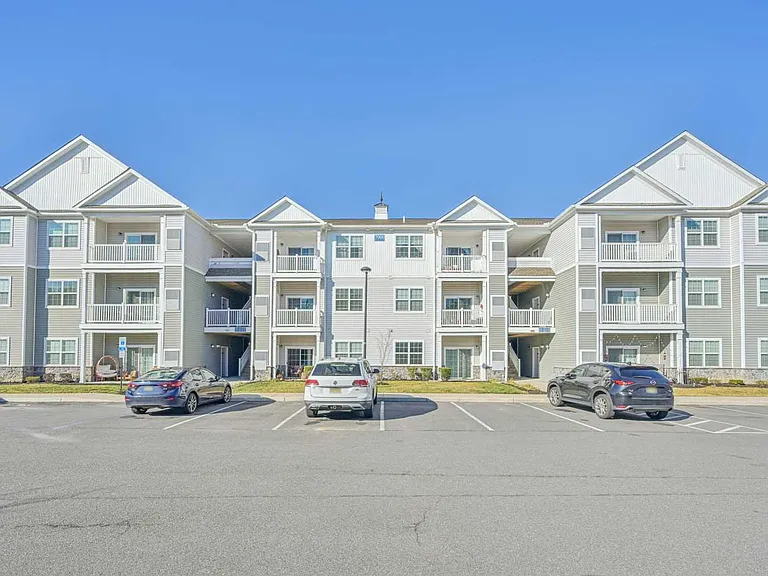 The Residences at Harbor Landing — Photo 29