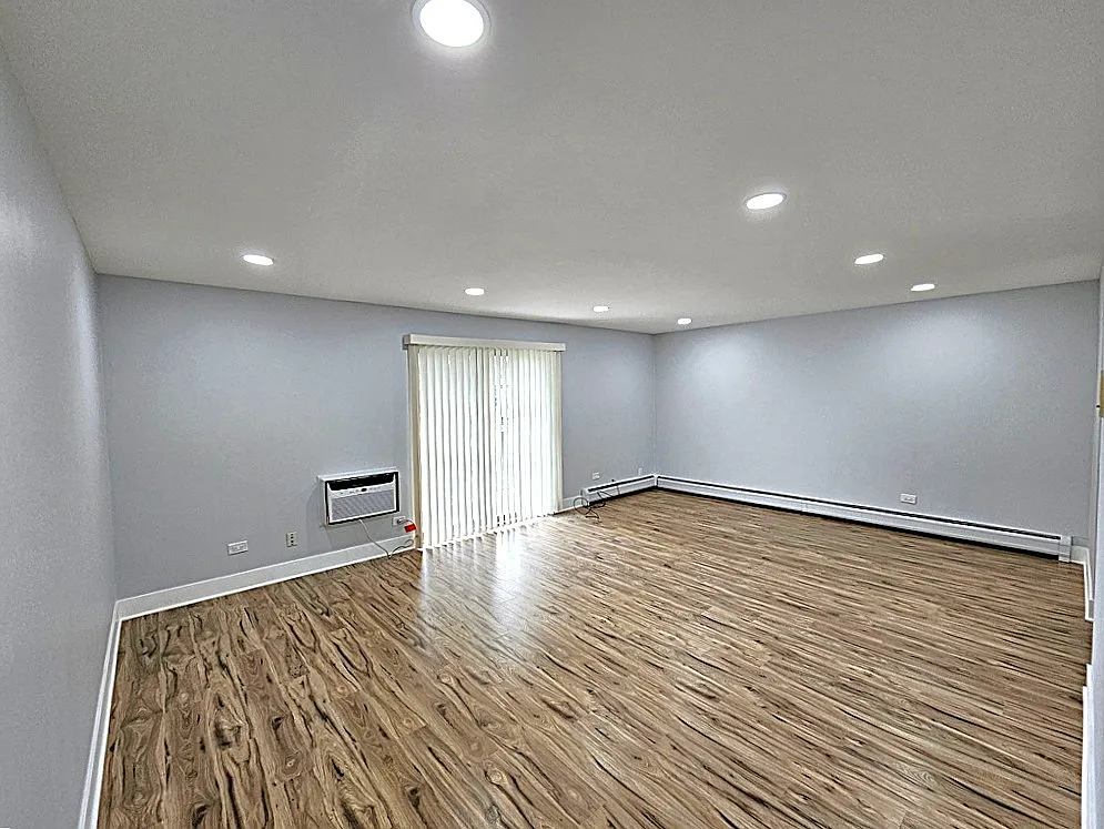 2 bed, 1.5 bath, 950 sqft, $1,890 — Photo 4