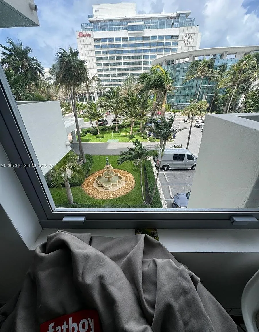 Triton Tower Condo — Photo 3