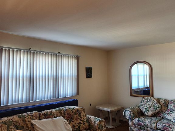 5th image of 602 Willow Lane #B