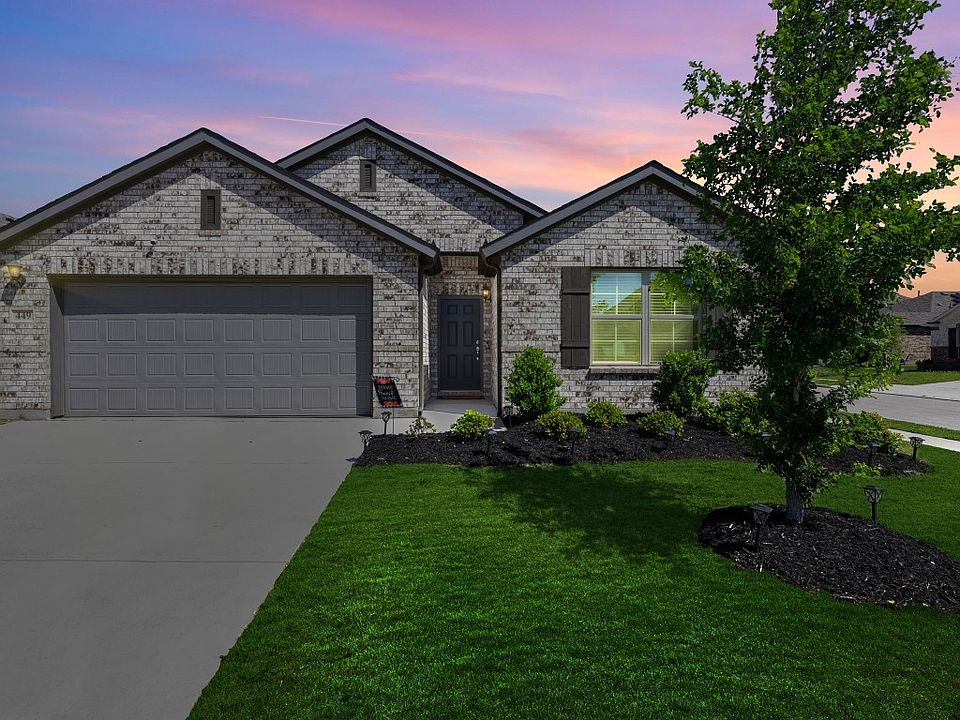 1st image of 449 Bronze Forest Dr