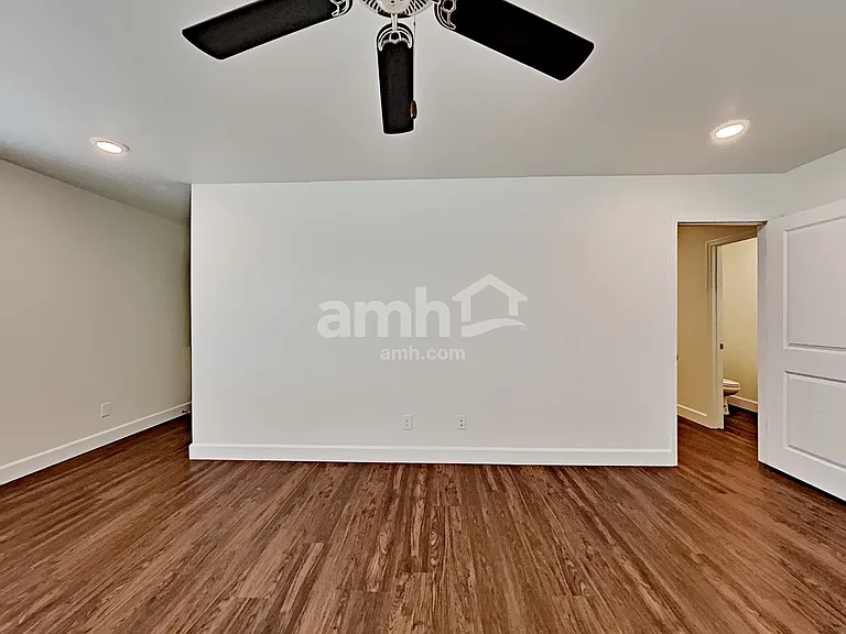 5329 Klinker Brick St — Photo 10