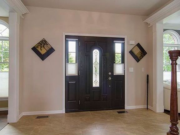 FOYER/NEW FRONT DOOR