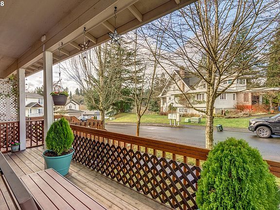 4th image of 4703 NE Leverich Ct