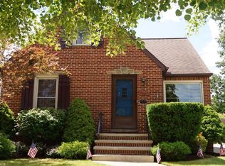 7607 Pelham Dr, Parma, OH 44129