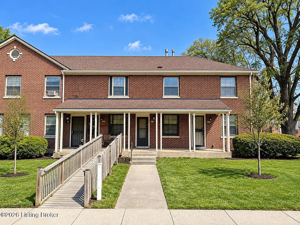 12 1/2 College Ct