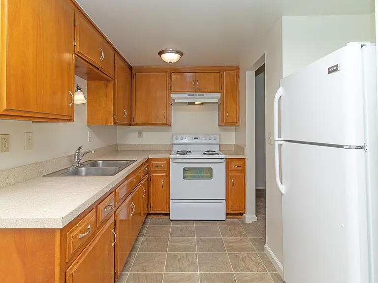 Meadowlake 1025 — Photo 1