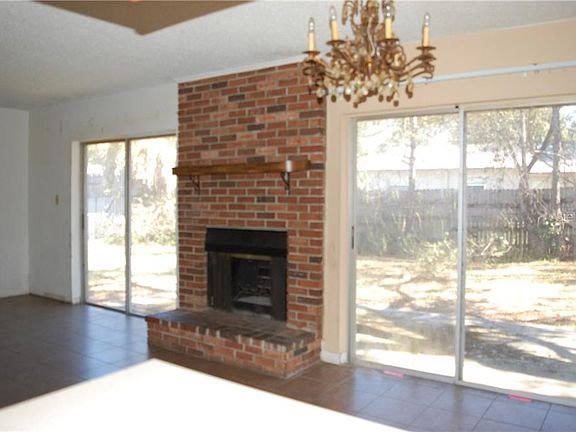 3rd image of 4427 Lurline Cir