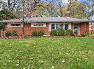 1237 Cheshire Ln, Saint Louis, MO