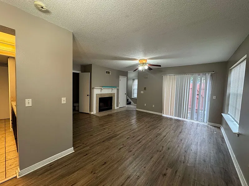 2 bed, 2.5 bath, 1220 sqft, $1,450 — Photo 3